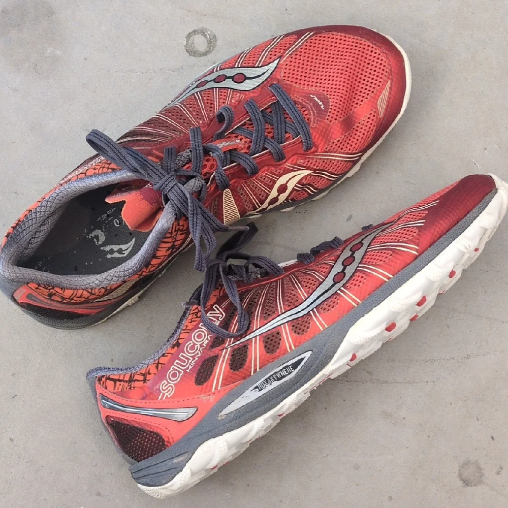 Saucony‎ Women's Red Lightweight Running Shoes Size 10